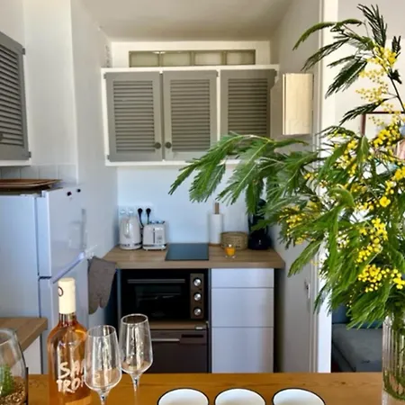 35m With Pool For Couple In Tropez Lägenhet